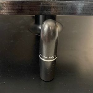 MAC CREMESHEEN LICKABLE lipstick